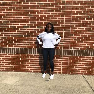 Meet your Posher, Chalea